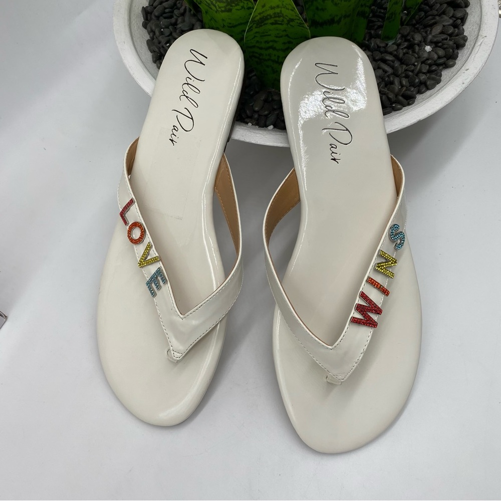 Wild Pair White Rhinestone Fantasia Round Toe Slip On Thong Sandals size 9.5M